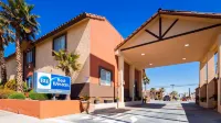 Best Western Desert Winds Hotels in Kern County