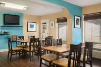 Super 8 by Wyndham Gulfport Biloxi Airport - breakfast