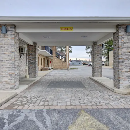 Quality Inn & Suites Suffolk West