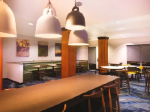 雷丁萬楓酒店及套房 雷丁酒店