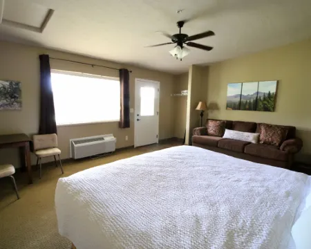 Hidden Canyon Retreat Hotels in White Pine County
