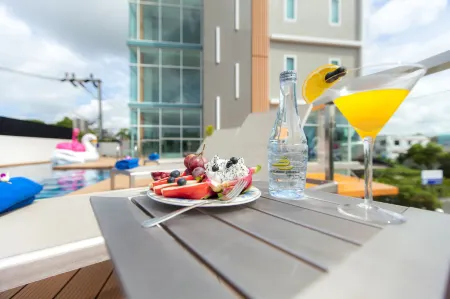 The Elysium Residence Отели рядом с достопримечательностью «Aussie Divers Phuket»