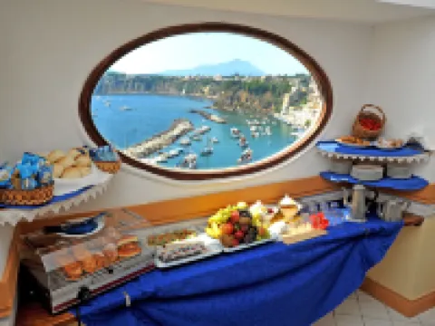 Hotel la Casa Sul Mare Hotels in Procida