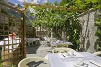 Schlosshotel - Self Check-in Hotel Hotels in Brig