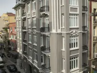 The Central House Istanbul Taksim Hotels in der Nähe von Uhrturm von Dolmabahçe