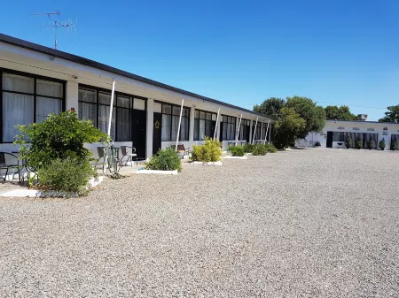 Gazebo Motor Inn - Strathmerton Отели в г. Кобрам
