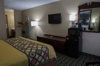 Econo Lodge Hotels in Canton