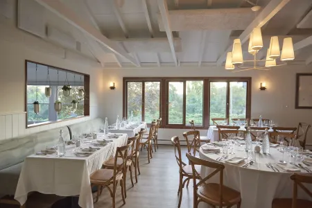 The Hampton Maid Отели рядом с достопримечательностью «Drift Inn»