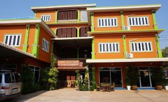 Phetphaylin Hotel - Housity