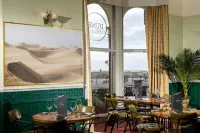 Palm Court Hotel فنادق في Ormesby St. Michael