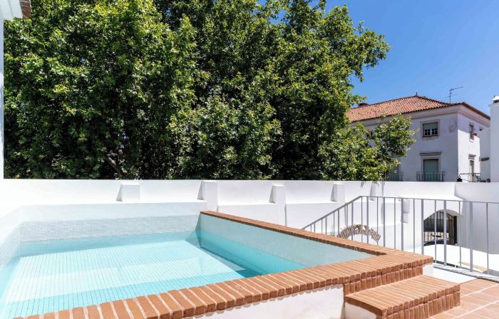 Limehome Evora Largo Dos Penedos