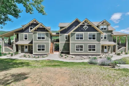 Tremblant-Les-Eaux - Rvmt Отели в г. Мон-Трамблан