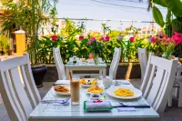 Flamingo Villa with Spacious Rooms & Large Pool - Near Hoi An Old Town 200m