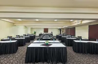 Oxford Suites Spokane Valley Hotels in Spokane Valley