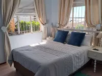 A1 Kynaston Self Catering or Bed and Breakfast Hotels in Western District