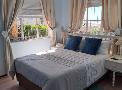 A1 Kynaston Self Catering or Bed and Breakfast