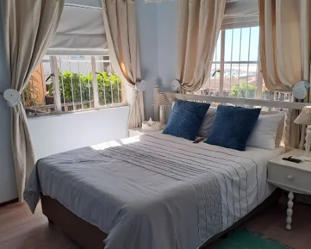 A1 Kynaston Self Catering or Bed and Breakfast Hotels in Jeffreys Bay