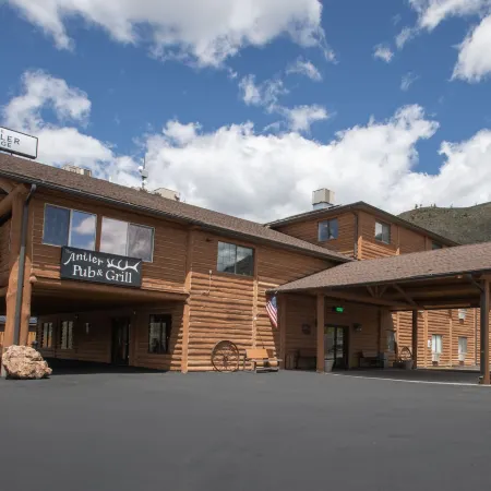 The Antler Lodge - Gardiner