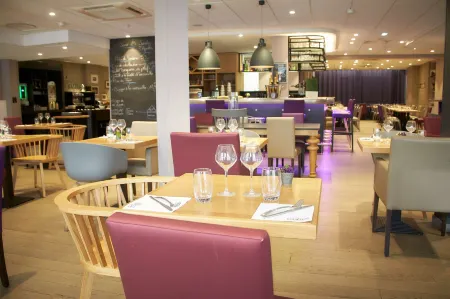 Campanile Dijon Centre - Gare Отели рядом с достопримечательностью «Museum of the life of Bourguignonne»