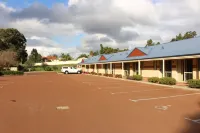 Collie Ridge Resort - Motels