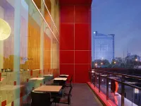 Amaris Hotel Tendean Отели рядом с достопримечательностью «Статуя Панчоран»
