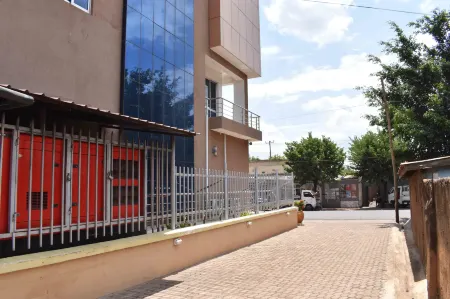 Selig Hotel Отели в г. Моши