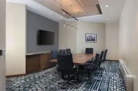 DoubleTree by Hilton Battle Creek - Parkplatz