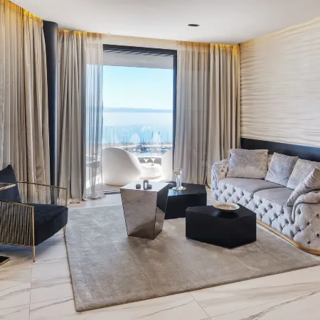 Posh Residence Luxury Suites
