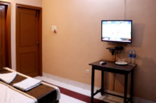 Om Shree Cottage Hotels in 