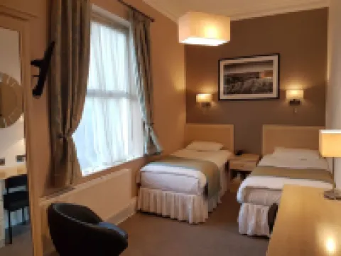 Victoria Park Lodge Hotels in Royal Leamington Spa