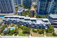 Sundeck Gardens Hotels in Maroochydore