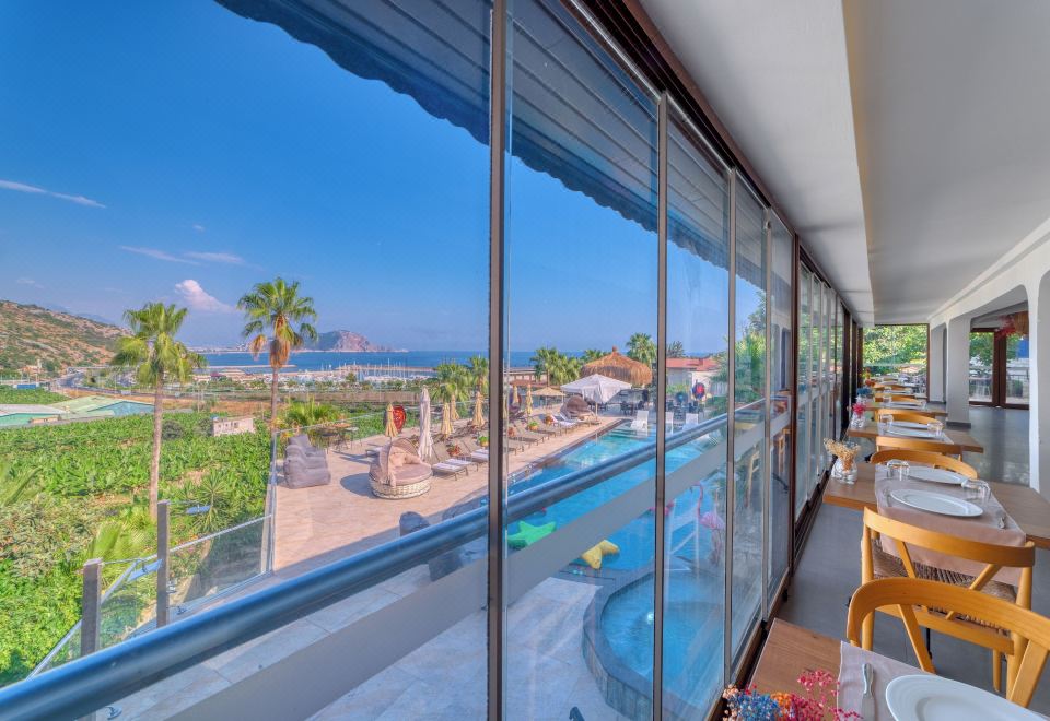 일루전 비치 클럽 호텔 +16 성인 전용