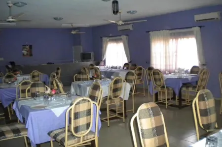 Hail Henrietta Hotel