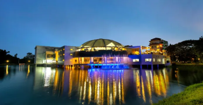 布拉克 CDM 拉金德羅布爾酒店