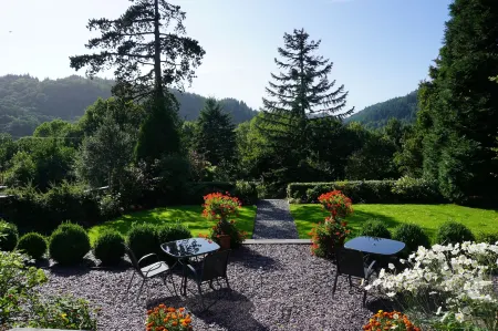 Tyn Y Fron Country House Отели в г. Bro Garmon