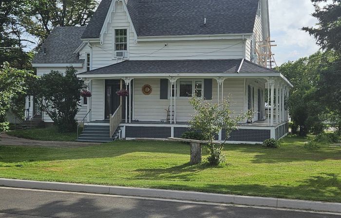 Sunflower Guest Suites