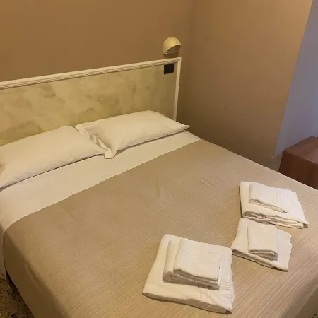 Viale Lazzaro Papi Hoteles en Torre Pedrera