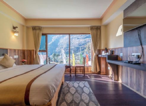 Magellan's the Golden Bridge