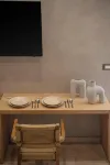Hestia Boutique - Renovated Rooms Just Steps from the Beach - Homestays