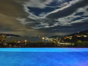 Miramare Apartments&Suites