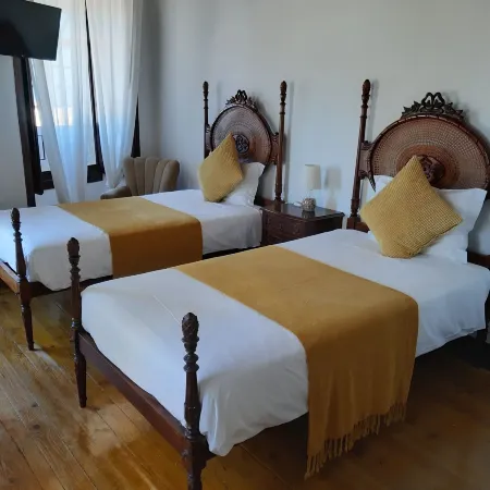 Hotel Ribamar Отели рядом с достопримечательностью «Пляж Назаре»