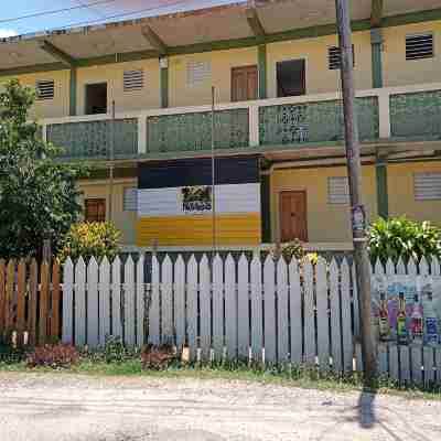 Pal's on the Beach - Dangriga, Belize Hotel Exterior