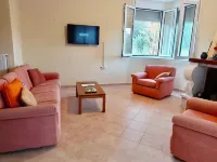 3-Bed House Sleeps 7 with Garden Hotels in Preveza Lefkas