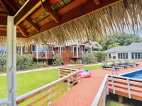 Red Hibiscus Villas - Villas
