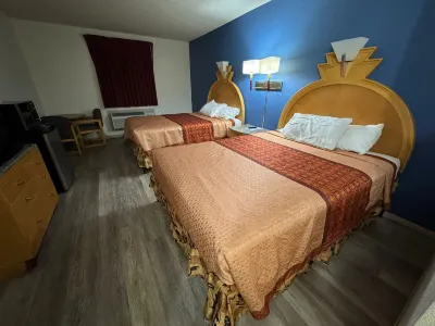 Express Inn Junction City Hotels near ALDI
