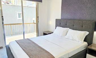 La Magenta Apartments