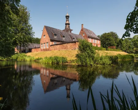 Liebevoll Eingerichtete Ferienwohnung in Husum Hotels in Husum