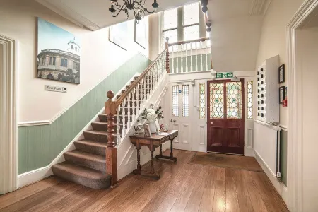 100 Banbury Road Oxford - Formerly Parklands Отели рядом с достопримечательностью «Коллекция музыкальных инструментов Бэйта»