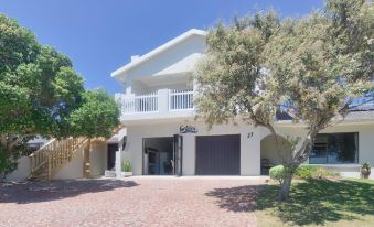 Land's Edge Eco Friendly Cottages and Apartments