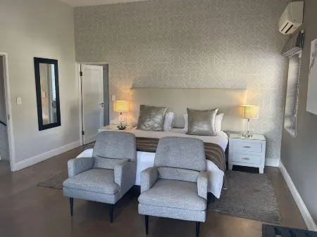 Plumwood Boutique Hotel by the Living Journey Collection Отели рядом с достопримечательностью «First South African Perfume Museum»